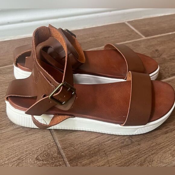 Mia Ellen Cognac Platform Sandals Sz 10 Straps Buckle Like New - Picture 2 of 8